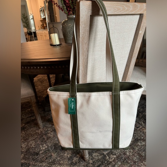 L.L. bean boat and tote medium long ANTIQUE OLIVE with zipper - Picture 5 of 8